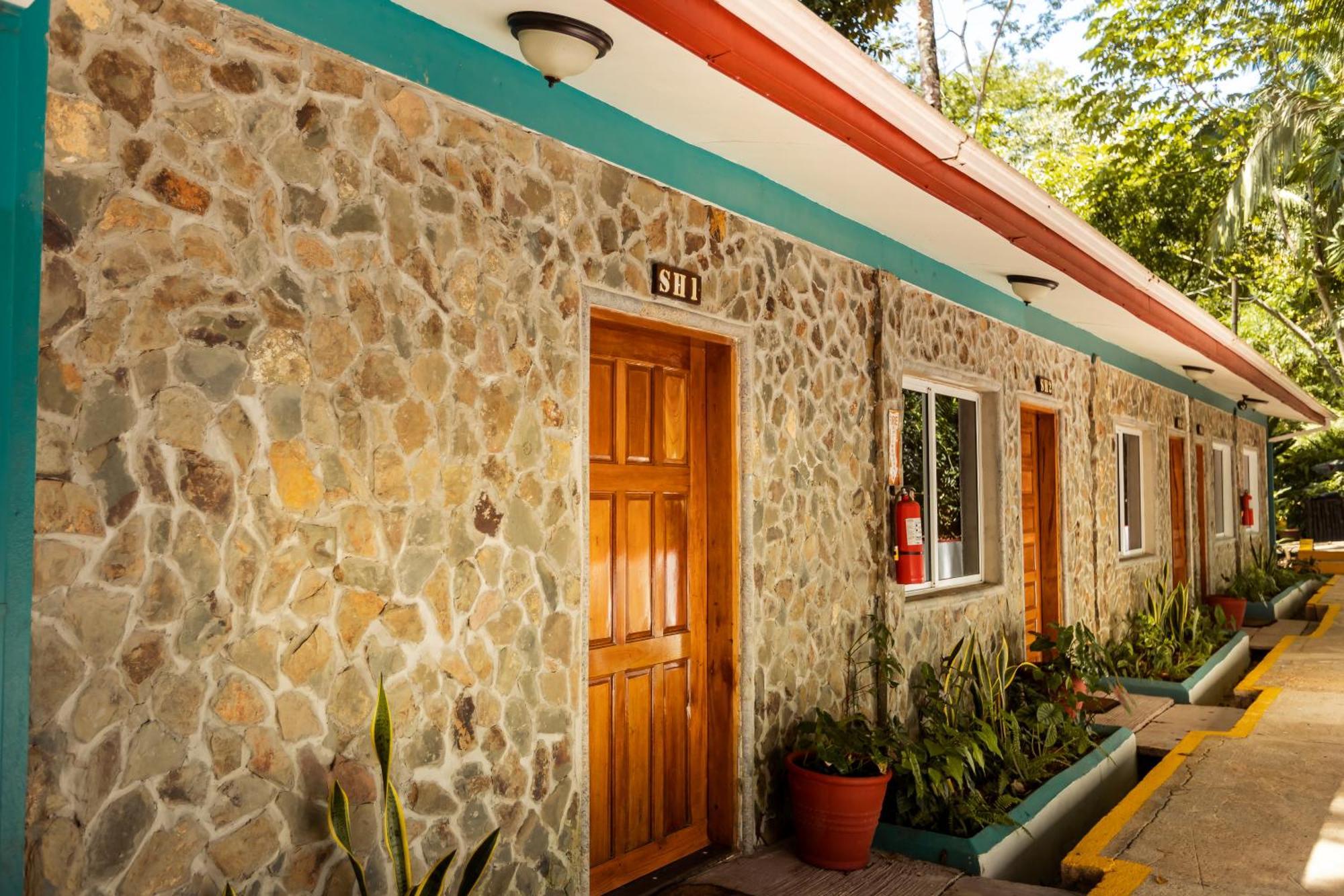 Falling Leaves Lodge San Ignacio Exteriér fotografie